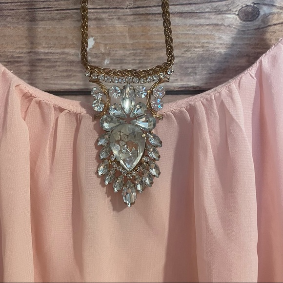 *FREE w purchase eligible* BaubleBar Crystal Arrow Pendant Necklace - Picture 3 of 9